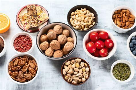 Geceleri Acıkmanızı Önleyecek Sağlıklı Atıştırmalıklar